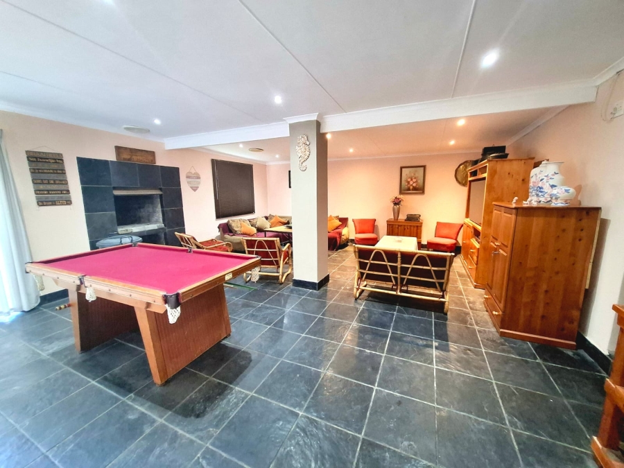 6 Bedroom Property for Sale in Gonubie Eastern Cape